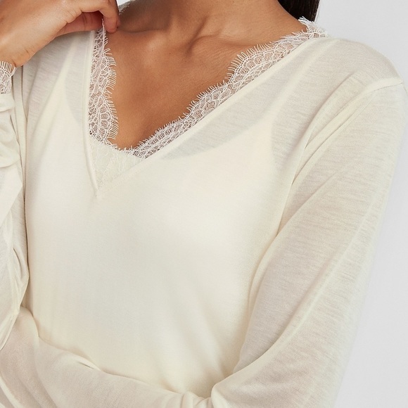 Express Relaxed Lace Pieced V-Neck Tee NWT S - Picture 2 of 11